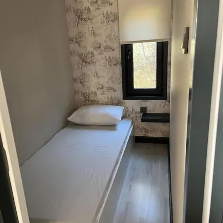 Tiny House Valley Hotel *