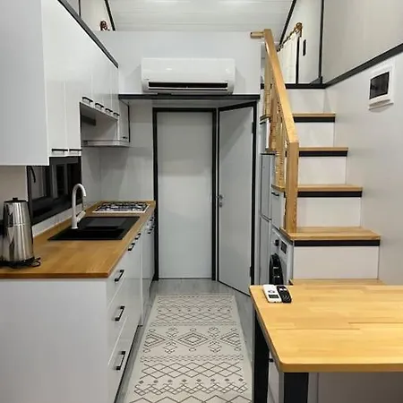 Tiny House Valley Hotel *